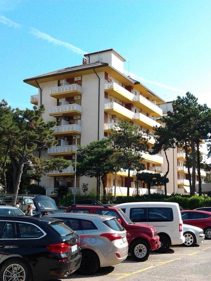 Lucerna Apartments At Sabbiadoro Beach Lignano Sabbiadoro Dış mekan fotoğraf
