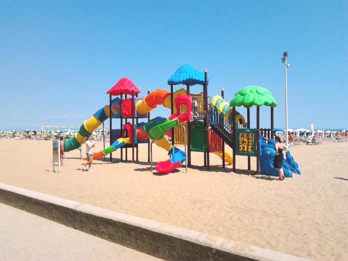 Lucerna Apartments At Sabbiadoro Beach Lignano Sabbiadoro Dış mekan fotoğraf